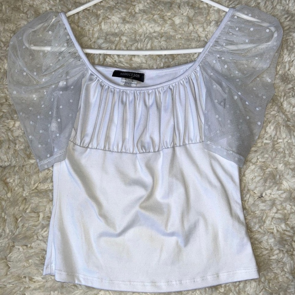 White bubble sleeve top